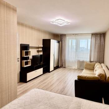 Продается 1-комнатная квартира, 42 м²