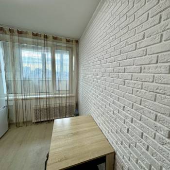 Продается 1-комнатная квартира, 42 м²