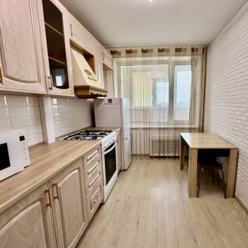 Продается 1-комнатная квартира, 42 м²