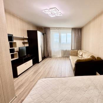 Продается 1-комнатная квартира, 42 м²