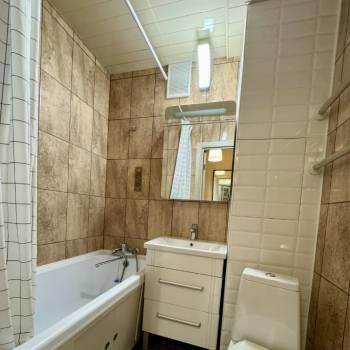 Продается 1-комнатная квартира, 42 м²