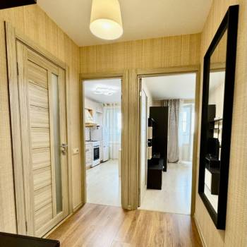 Продается 1-комнатная квартира, 42 м²