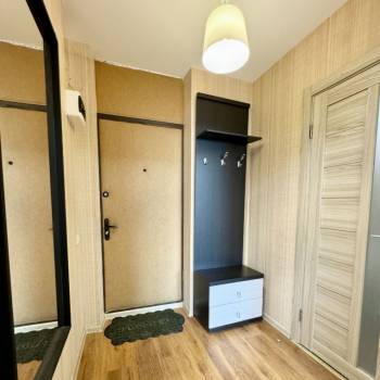 Продается 1-комнатная квартира, 42 м²