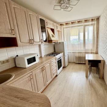 Продается 1-комнатная квартира, 42 м²