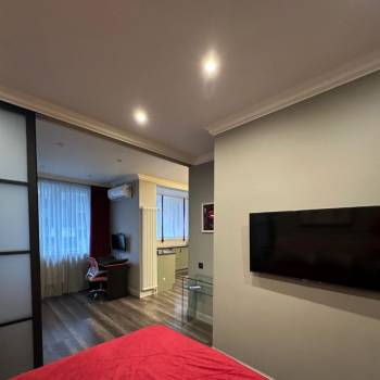 Продается 1-комнатная квартира, 42 м²