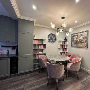 Продается 1-комнатная квартира, 42 м²