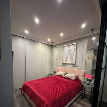 Продается 1-комнатная квартира, 42 м²