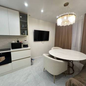 Продается 1-комнатная квартира, 50 м²