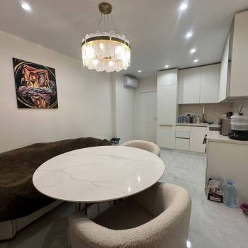 Продается 1-комнатная квартира, 50 м²