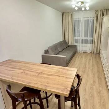 Сдается 1-комнатная квартира, 38 м²