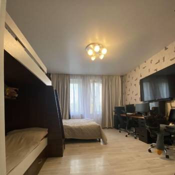 Продается 1-комнатная квартира, 39 м²