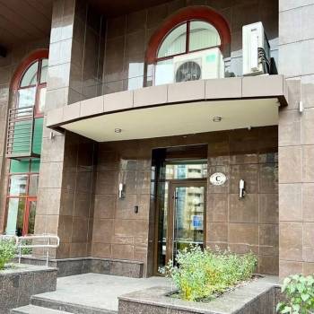Сдается 2-х комнатная квартира, 110 м²