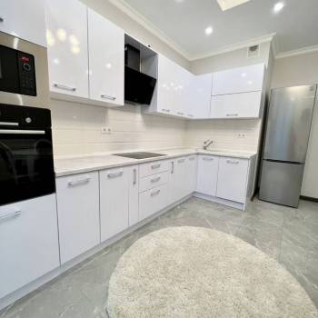 Сдается 2-х комнатная квартира, 110 м²