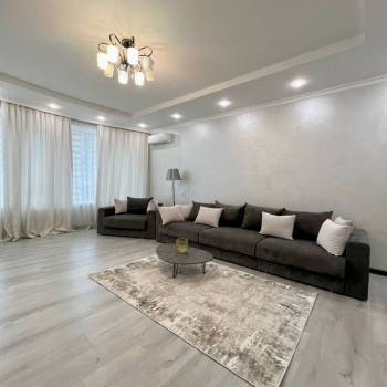 Сдается 2-х комнатная квартира, 110 м²