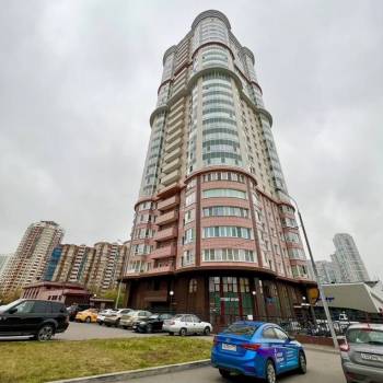Сдается 2-х комнатная квартира, 110 м²