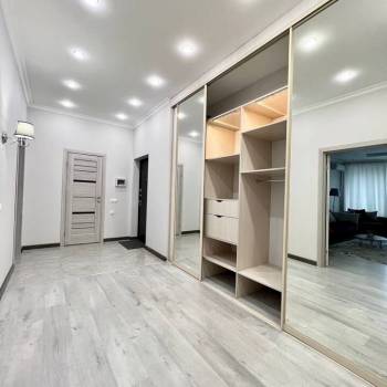 Сдается 2-х комнатная квартира, 110 м²