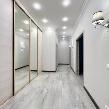 Сдается 2-х комнатная квартира, 110 м²