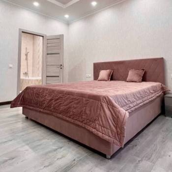 Сдается 2-х комнатная квартира, 110 м²