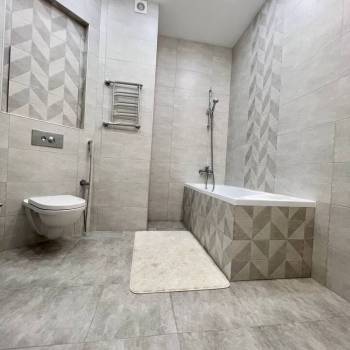 Сдается 2-х комнатная квартира, 110 м²