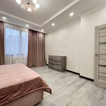 Сдается 2-х комнатная квартира, 110 м²