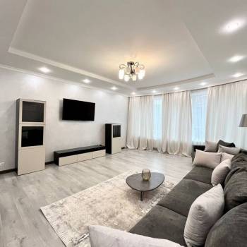 Сдается 2-х комнатная квартира, 110 м²