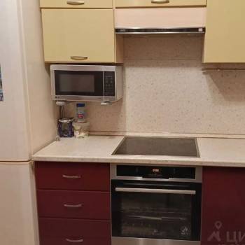 Сдается 1-комнатная квартира, 42 м²