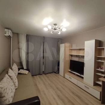 Сдается 1-комнатная квартира, 38 м²