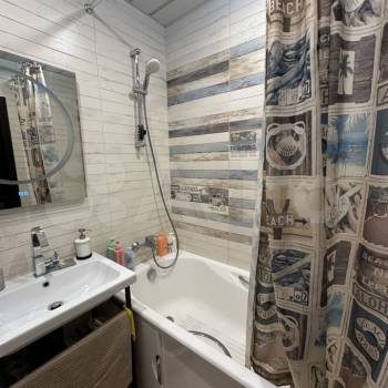 Сдается Многокомнатная квартира, 82 м²