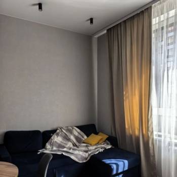 Продается 1-комнатная квартира, 42 м²
