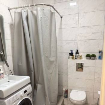 Продается 1-комнатная квартира, 42 м²