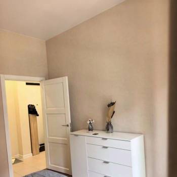 Продается 1-комнатная квартира, 42 м²