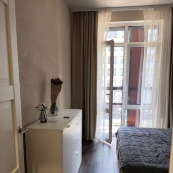 Продается 1-комнатная квартира, 42 м²