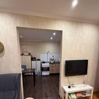 Продается 1-комнатная квартира, 35 м²