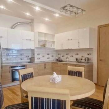 Сдается Многокомнатная квартира, 90 м²