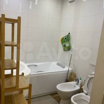 Продается Многокомнатная квартира, 105 м²
