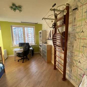 Продается Многокомнатная квартира, 105 м²