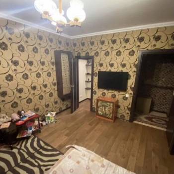 Продается 1-комнатная квартира, 45 м²