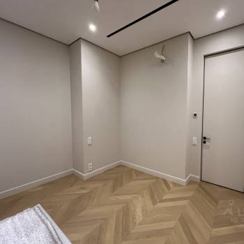 Продается Многокомнатная квартира, 110 м²