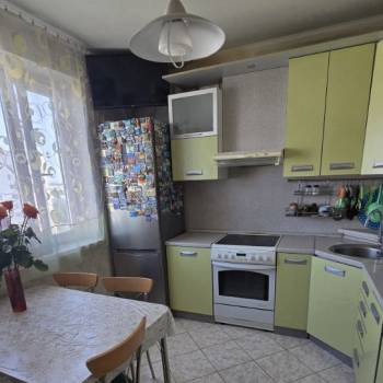 Продается 1-комнатная квартира, 37 м²