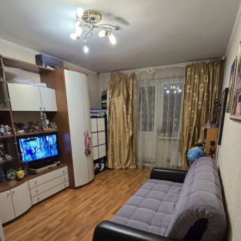 Продается 1-комнатная квартира, 37 м²