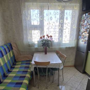 Продается 1-комнатная квартира, 37 м²