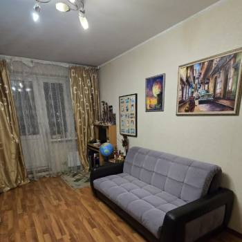 Продается 1-комнатная квартира, 37 м²