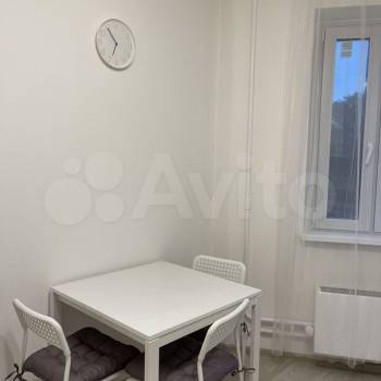 Продается 1-комнатная квартира, 38 м²