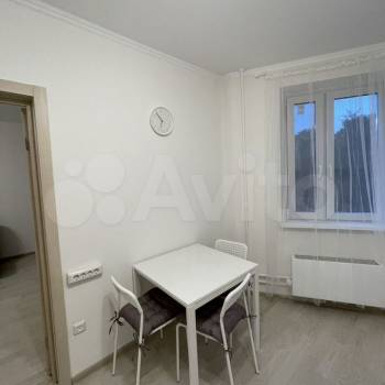 Продается 1-комнатная квартира, 38 м²