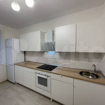 Продается 1-комнатная квартира, 38 м²