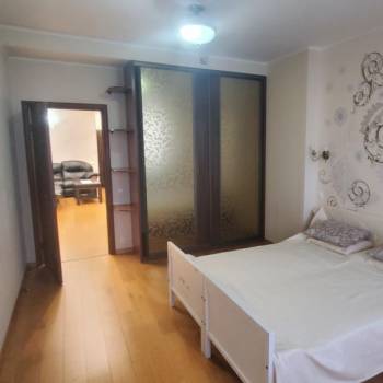 Продается 3-х комнатная квартира, 141 м²