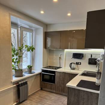 Сдается Многокомнатная квартира, 60 м²