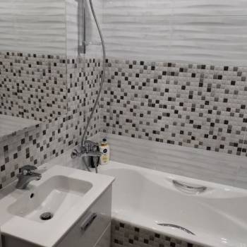 Продается 1-комнатная квартира, 53 м²