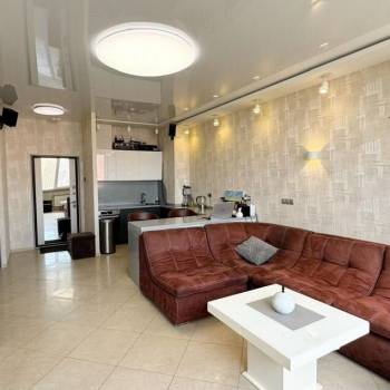 Продается 1-комнатная квартира, 50 м²