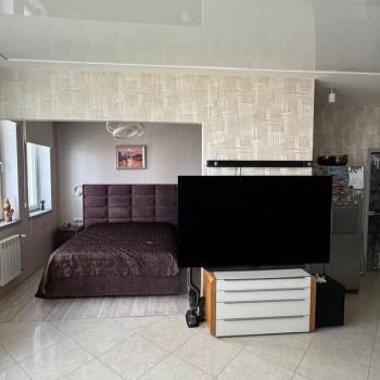 Продается 1-комнатная квартира, 50 м²